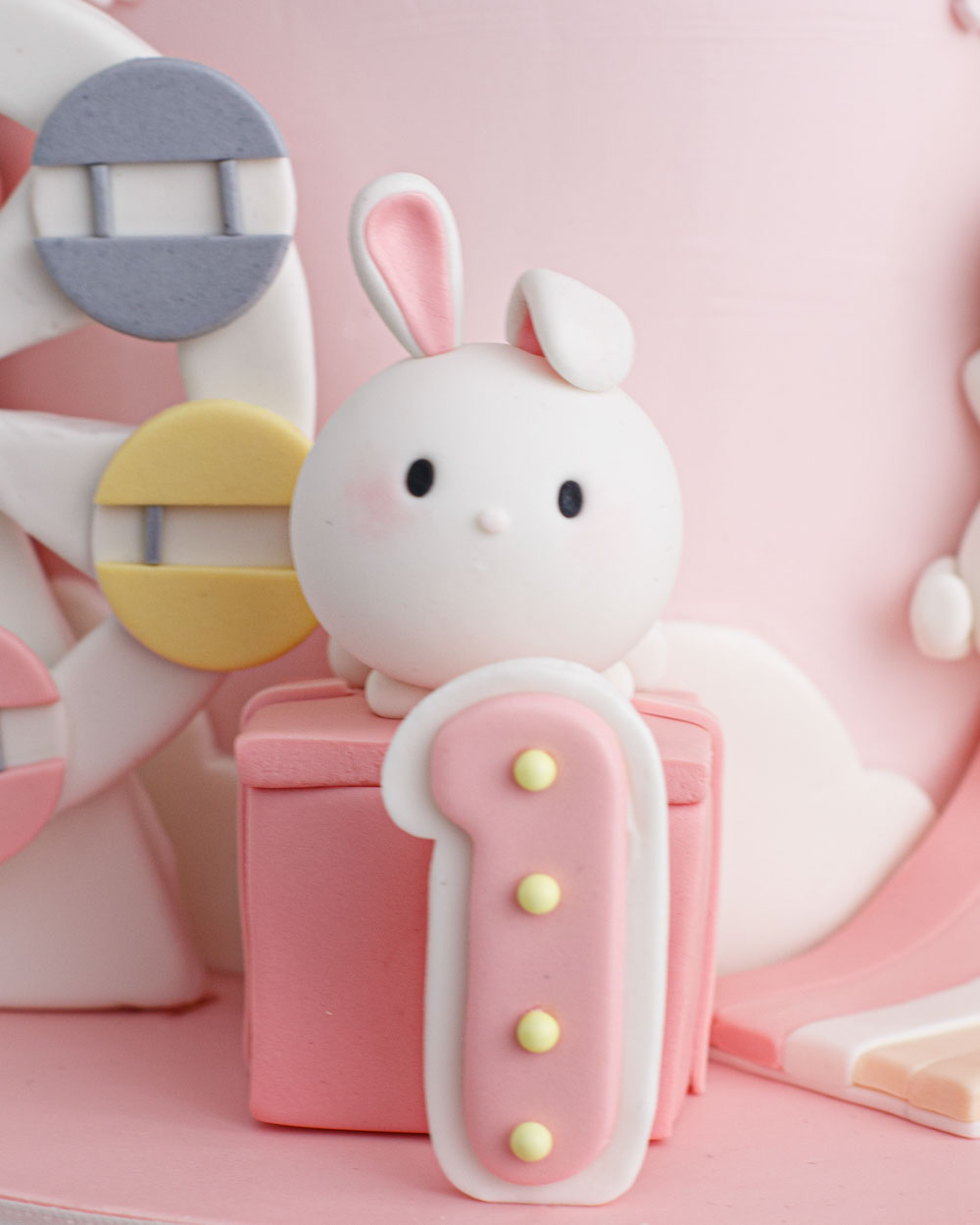 Bánh sinh nhật hiện đại thiết kế chủ đề tặng bé yêu thỏ